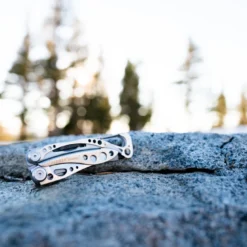 Leatherman "Skeletool" 13 Leatherman "Skeletool" -Camping-Ausrüstung Verkaufsgeschäft LTG SKELETOOL OUTDOOR CLOSEDTOOL 0817