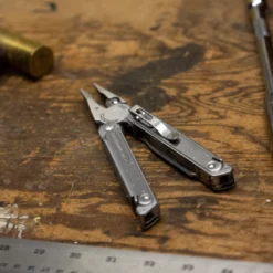 Leatherman "Free P2" -Camping-Ausrüstung Verkaufsgeschäft Leatherman FREE P2 Workshop2